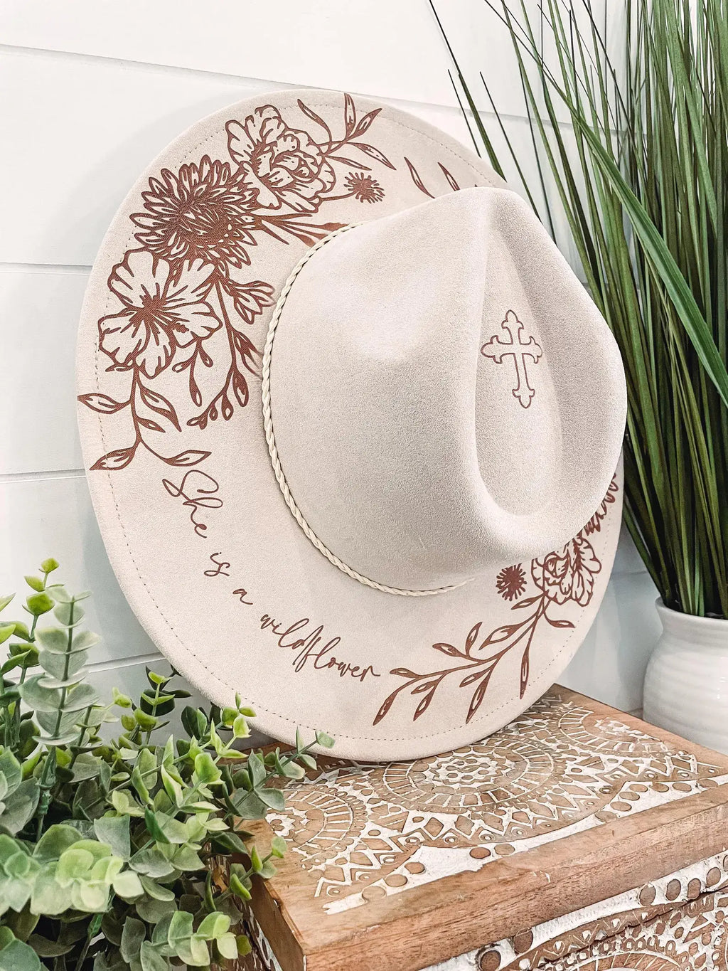Engraved Floral Hat - Daughter of the King