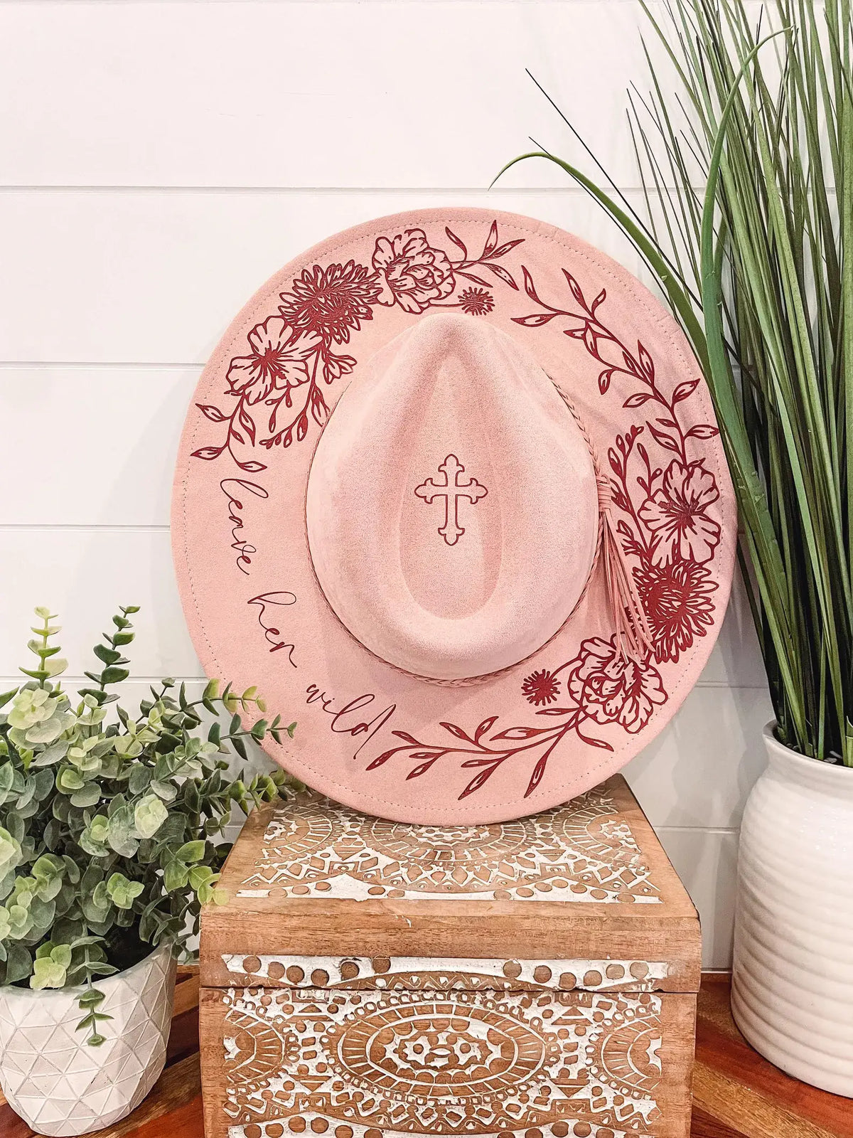 Engraved Floral Hat - Daughter of the King