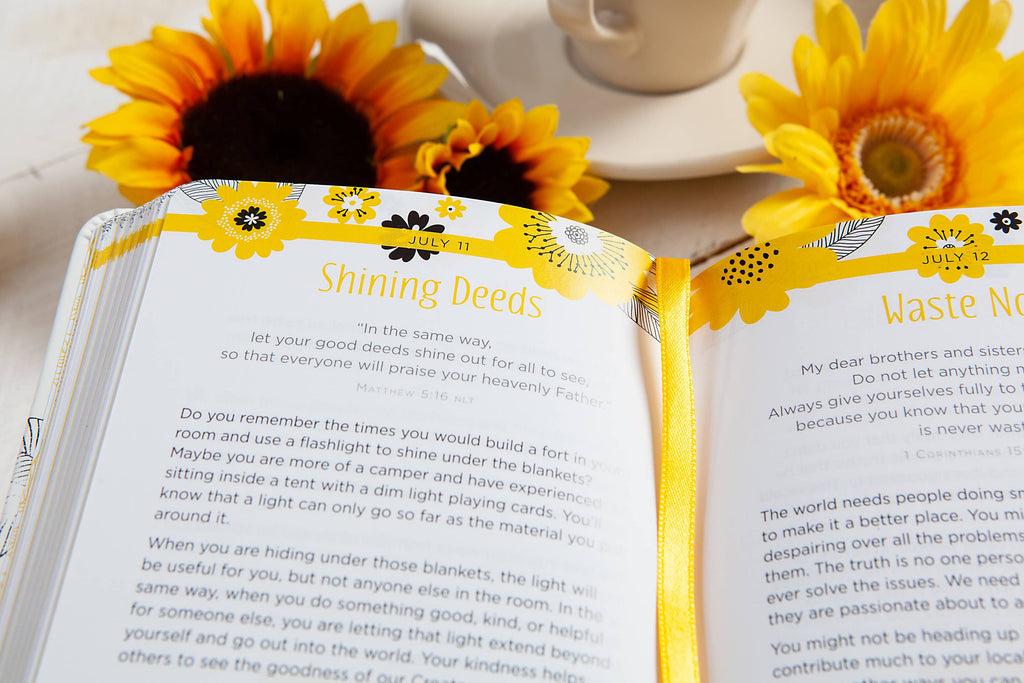 365 Days of Kindness (Devotional, Christmas Gifts for Women)
