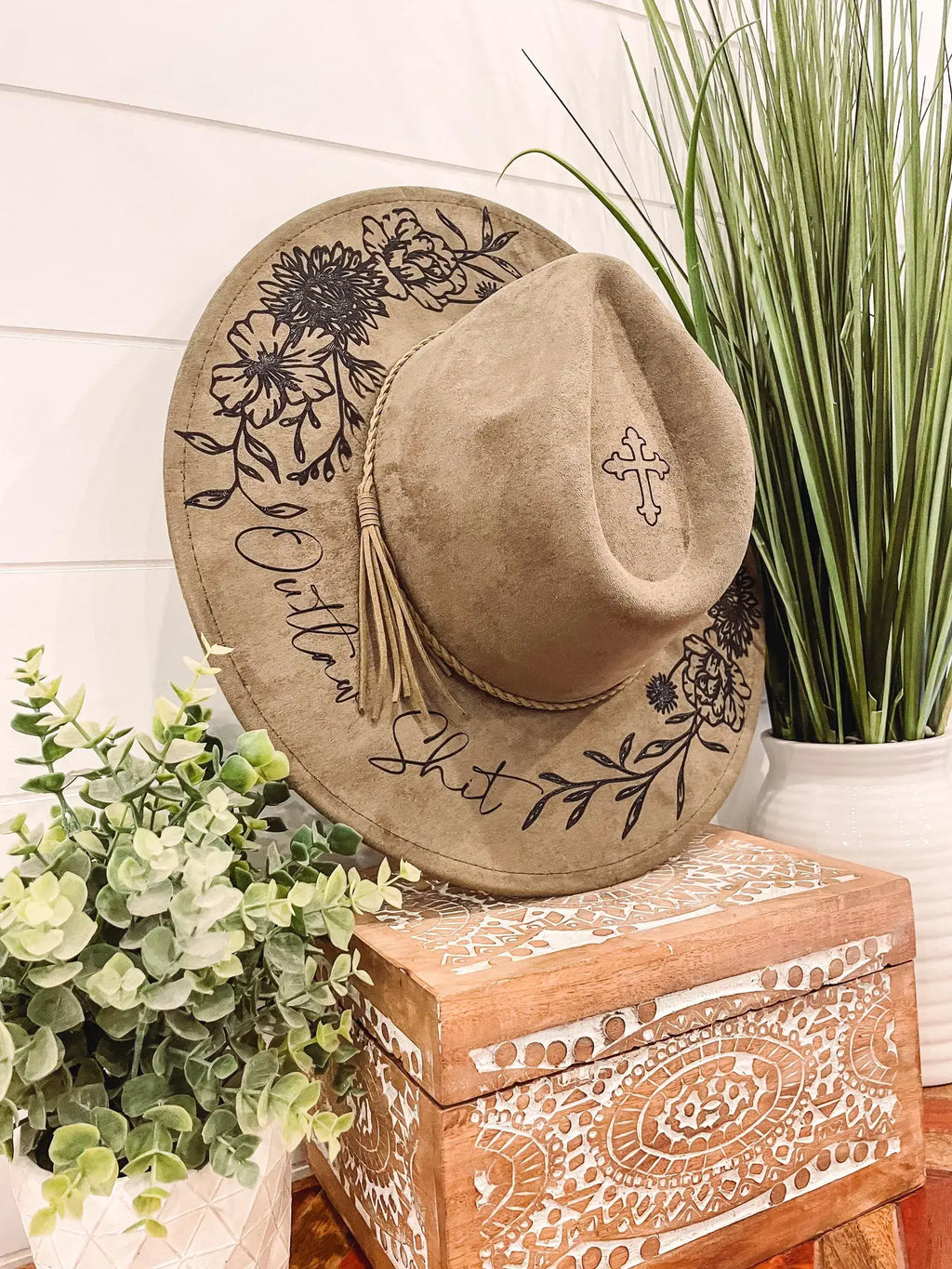 Engraved Floral Hat - Daughter of the King