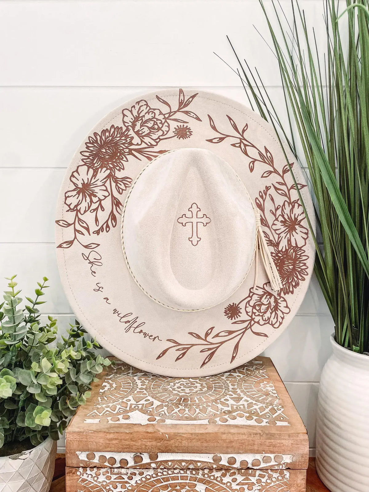 Engraved Floral Hat - Daughter of the King