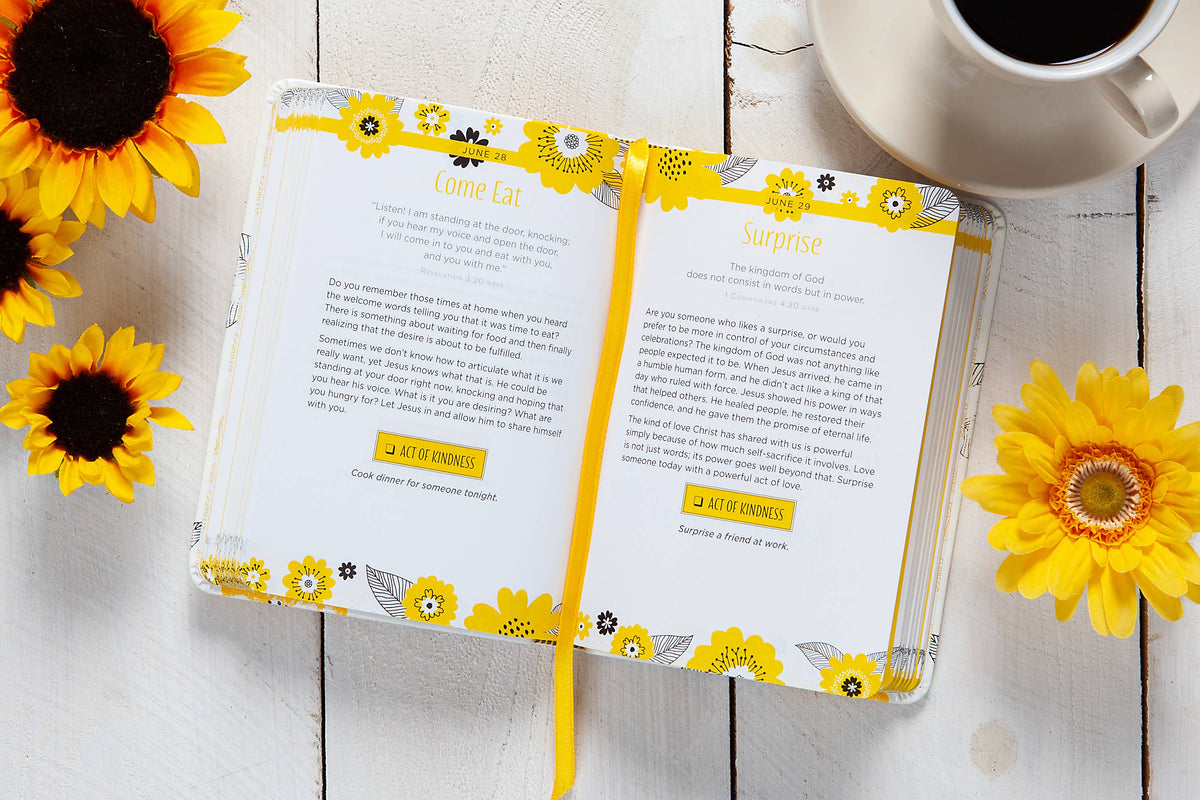 365 Days of Kindness (Devotional, Christmas Gifts for Women)